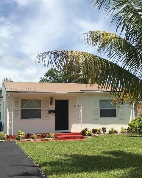 For Rent: $2,420 (3 beds, 2 baths, 1315 Square Feet)