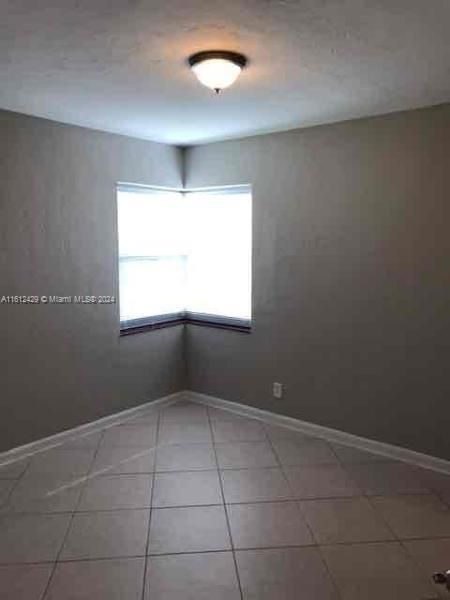 For Rent: $2,420 (3 beds, 2 baths, 1315 Square Feet)