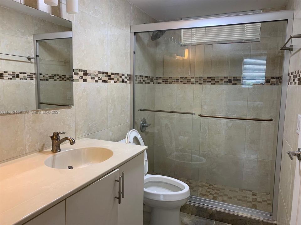 Active With Contract: $1,900 (1 beds, 1 baths, 0 Square Feet)