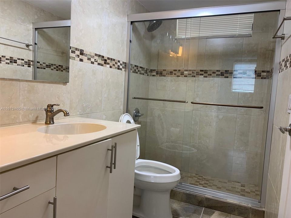 Active With Contract: $1,900 (1 beds, 1 baths, 0 Square Feet)