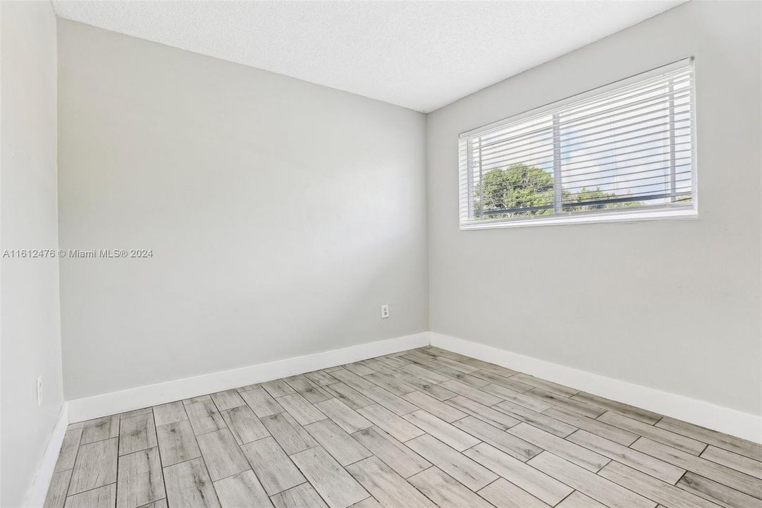 For Sale: $439,900 (3 beds, 1 baths, 1159 Square Feet)