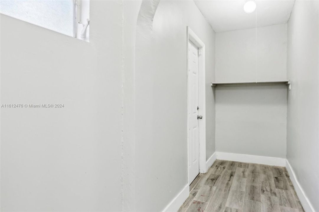 For Sale: $439,900 (3 beds, 1 baths, 1159 Square Feet)