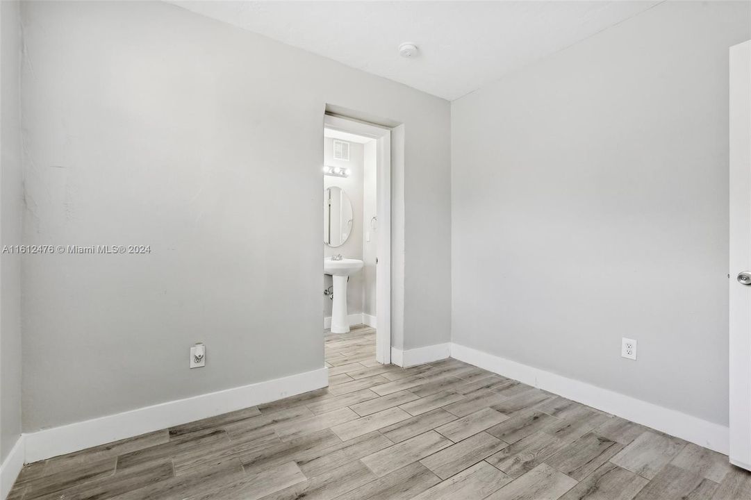 For Sale: $439,900 (3 beds, 1 baths, 1159 Square Feet)