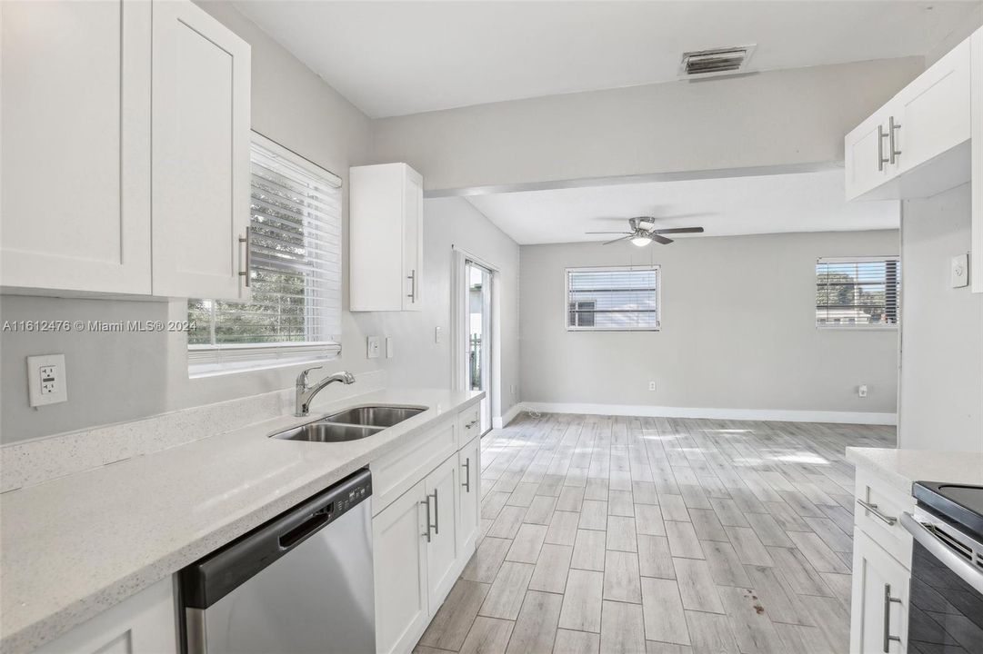 For Sale: $439,900 (3 beds, 1 baths, 1159 Square Feet)