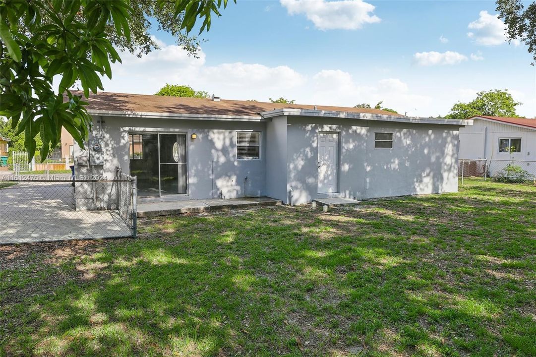 For Sale: $439,900 (3 beds, 1 baths, 1159 Square Feet)