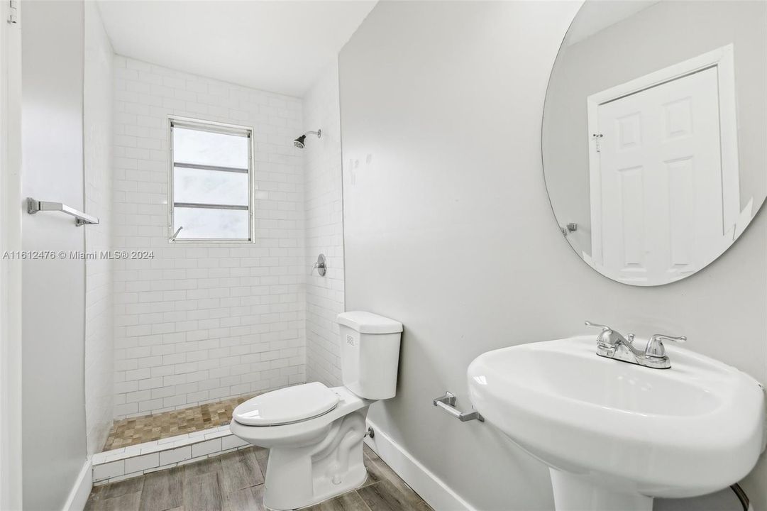 Active With Contract: $439,900 (3 beds, 1 baths, 1159 Square Feet)