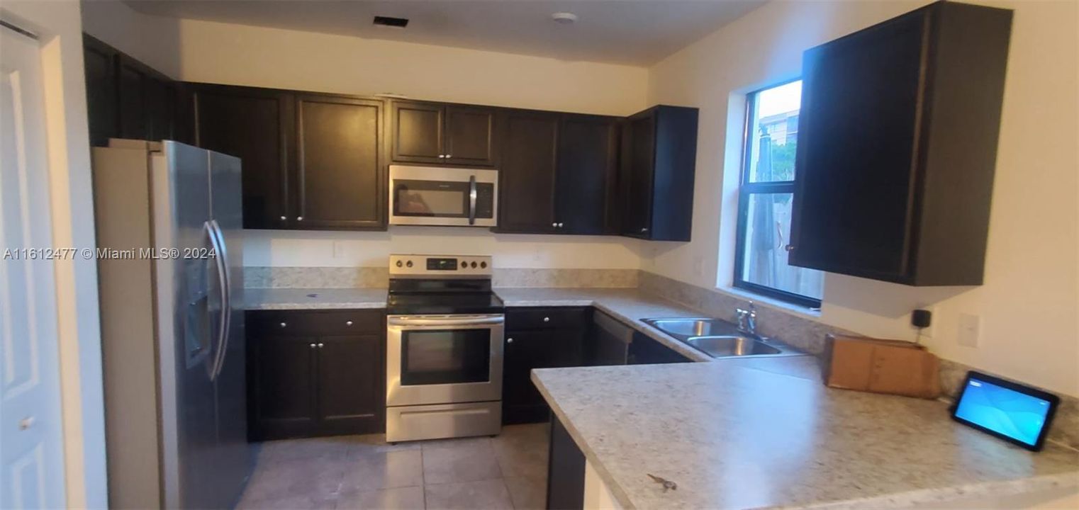 For Rent: $3,400 (3 beds, 2 baths, 0 Square Feet)