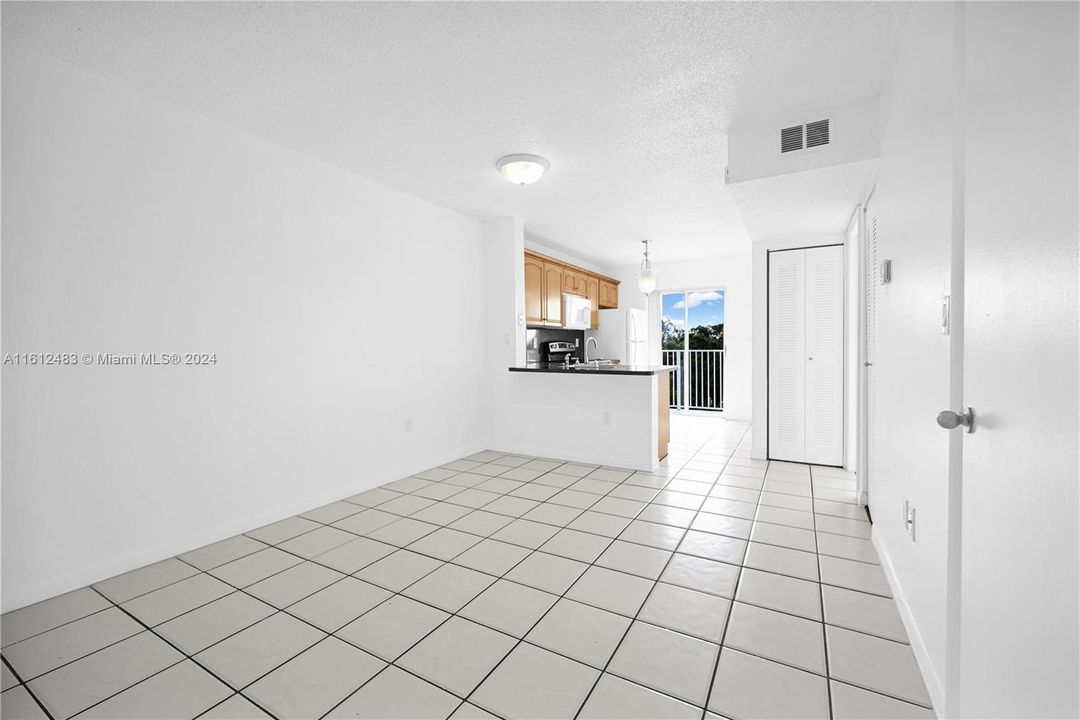 For Rent: $2,350 (2 beds, 2 baths, 625 Square Feet)