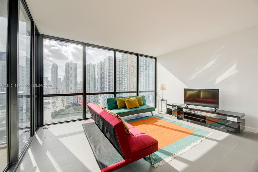 Active With Contract: $3,800 (2 beds, 2 baths, 1040 Square Feet)