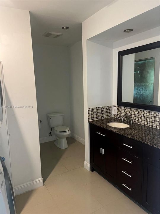 For Rent: $3,200 (1 beds, 1 baths, 858 Square Feet)