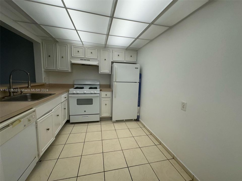 Recently Rented: $1,850 (1 beds, 1 baths, 943 Square Feet)