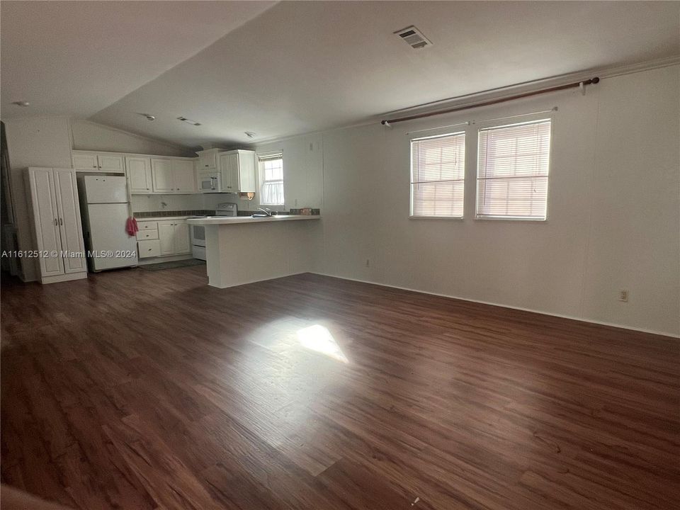 For Sale: $118,500 (2 beds, 2 baths, 10675 Square Feet)