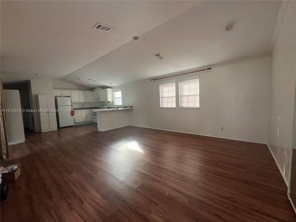 For Sale: $118,500 (2 beds, 2 baths, 10675 Square Feet)