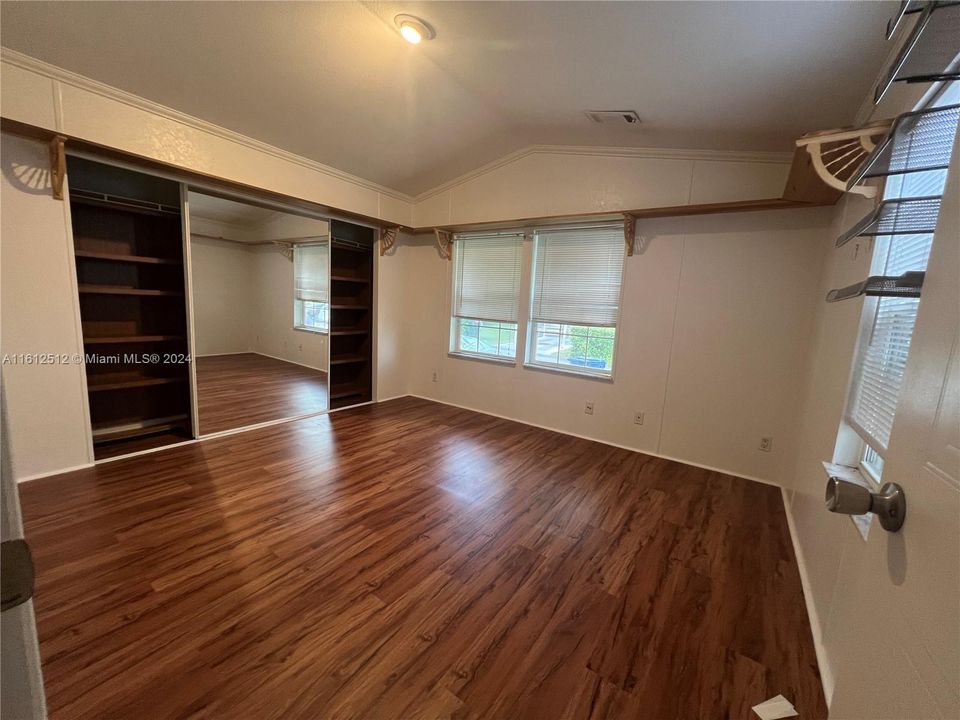 For Sale: $118,500 (2 beds, 2 baths, 10675 Square Feet)