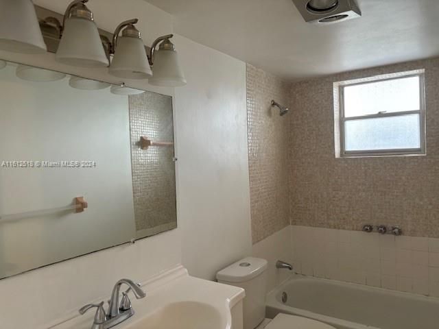 For Rent: $1,850 (1 beds, 1 baths, 800 Square Feet)