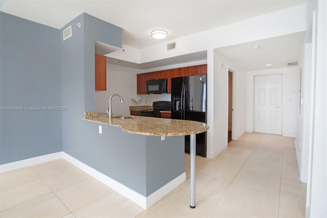 For Rent: $2,800 (1 beds, 2 baths, 1041 Square Feet)