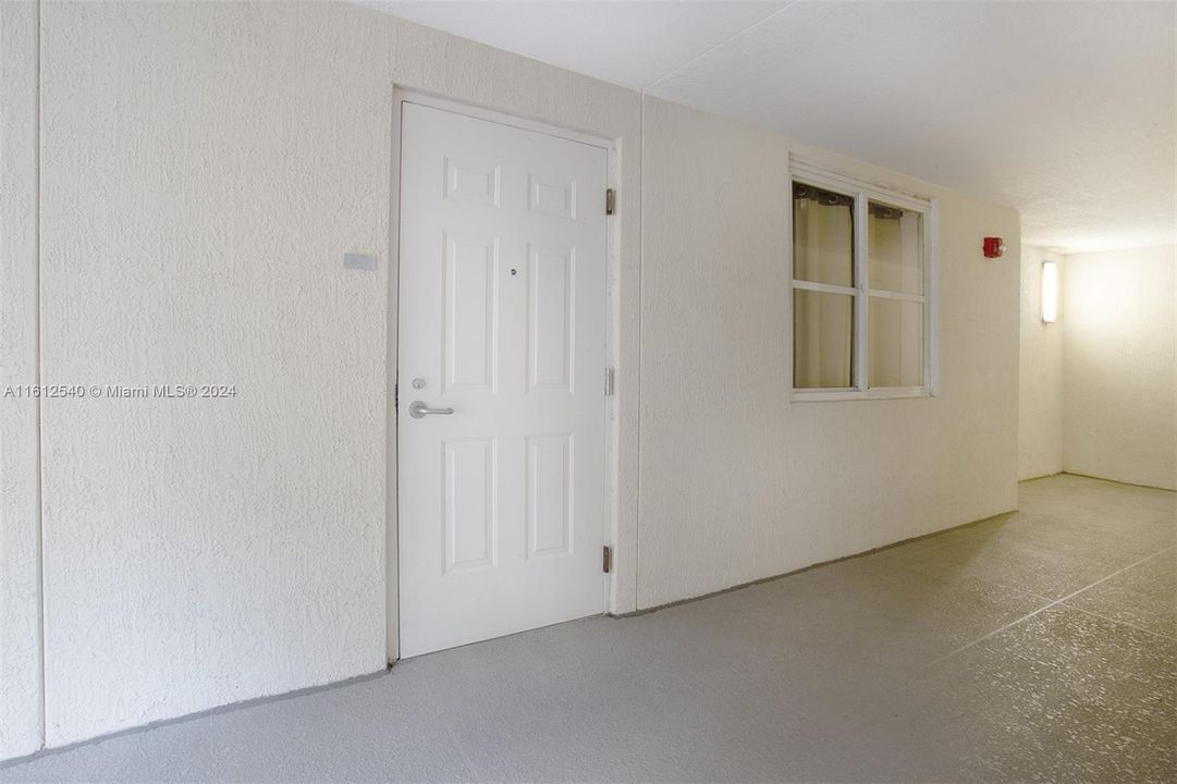 For Rent: $2,800 (1 beds, 2 baths, 1041 Square Feet)