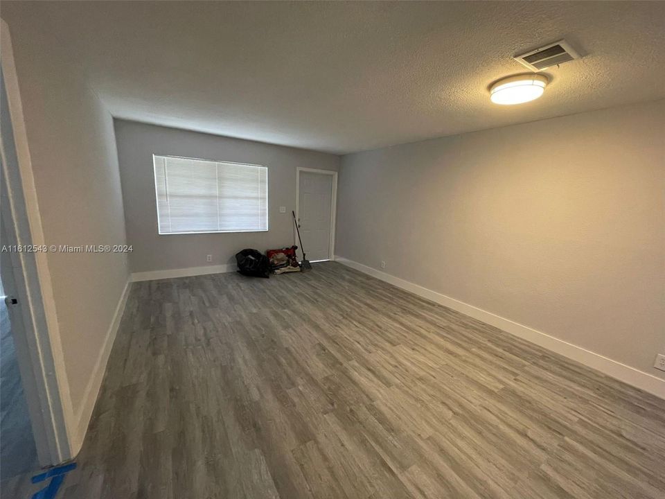 For Rent: $2,000 (2 beds, 1 baths, 2099 Square Feet)