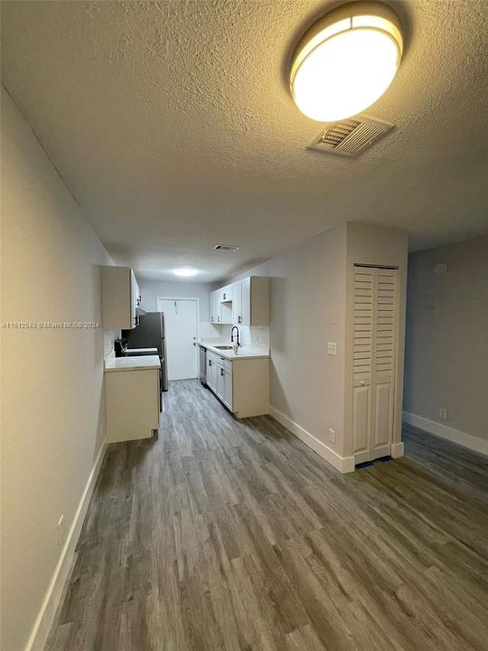 For Rent: $2,000 (2 beds, 1 baths, 2099 Square Feet)