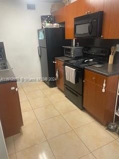 For Rent: $2,325 (1 beds, 1 baths, 899 Square Feet)