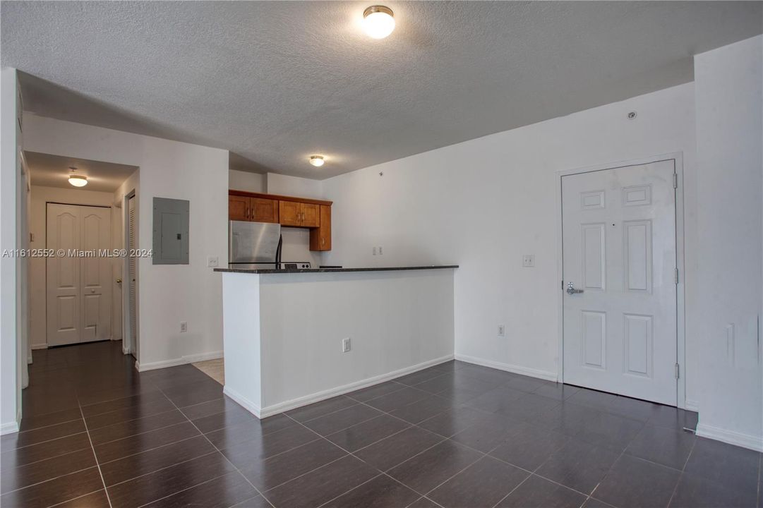 For Rent: $2,975 (2 beds, 2 baths, 1040 Square Feet)