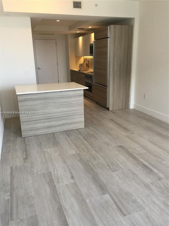 For Rent: $3,550 (1 beds, 1 baths, 612 Square Feet)