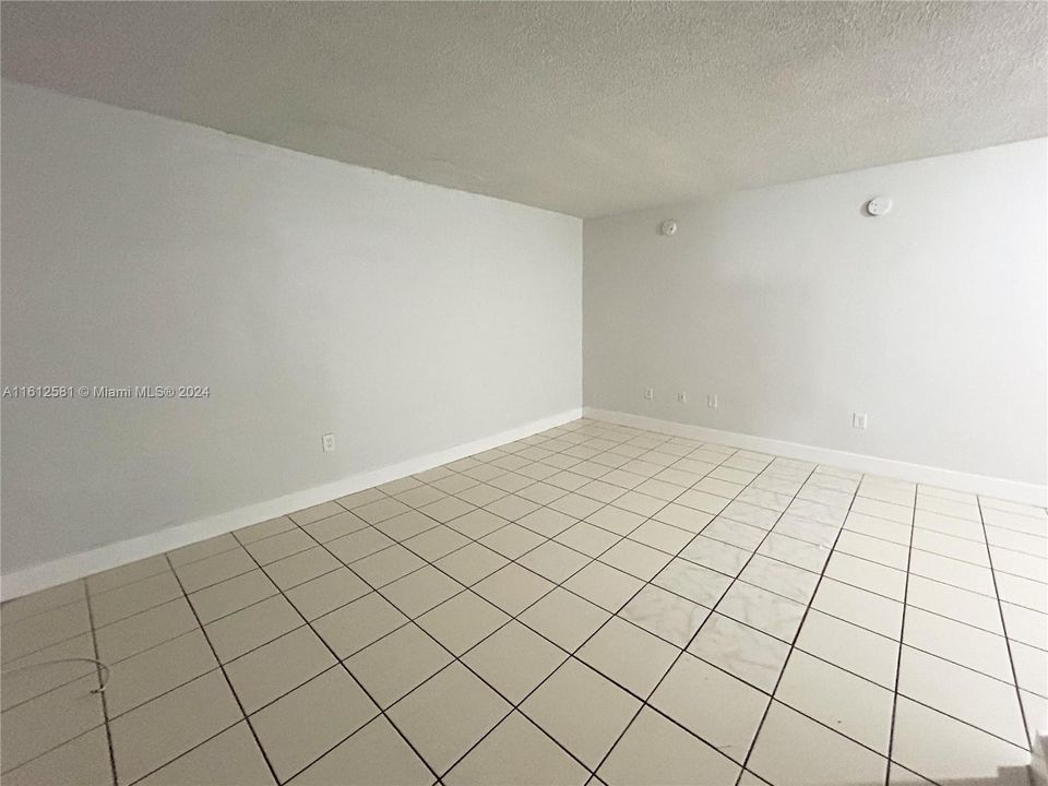 For Rent: $1,700 (1 beds, 1 baths, 543 Square Feet)