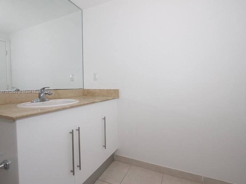 For Rent: $3,900 (2 beds, 2 baths, 1227 Square Feet)