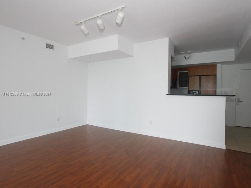 For Rent: $3,900 (2 beds, 2 baths, 1227 Square Feet)