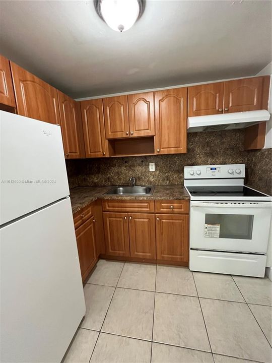 Recently Sold: $240,000 (2 beds, 2 baths, 932 Square Feet)