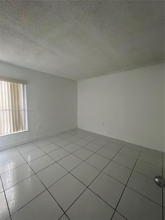 Vendido Recientemente: $240,000 (2 camas, 2 baños, 932 Pies cuadrados)