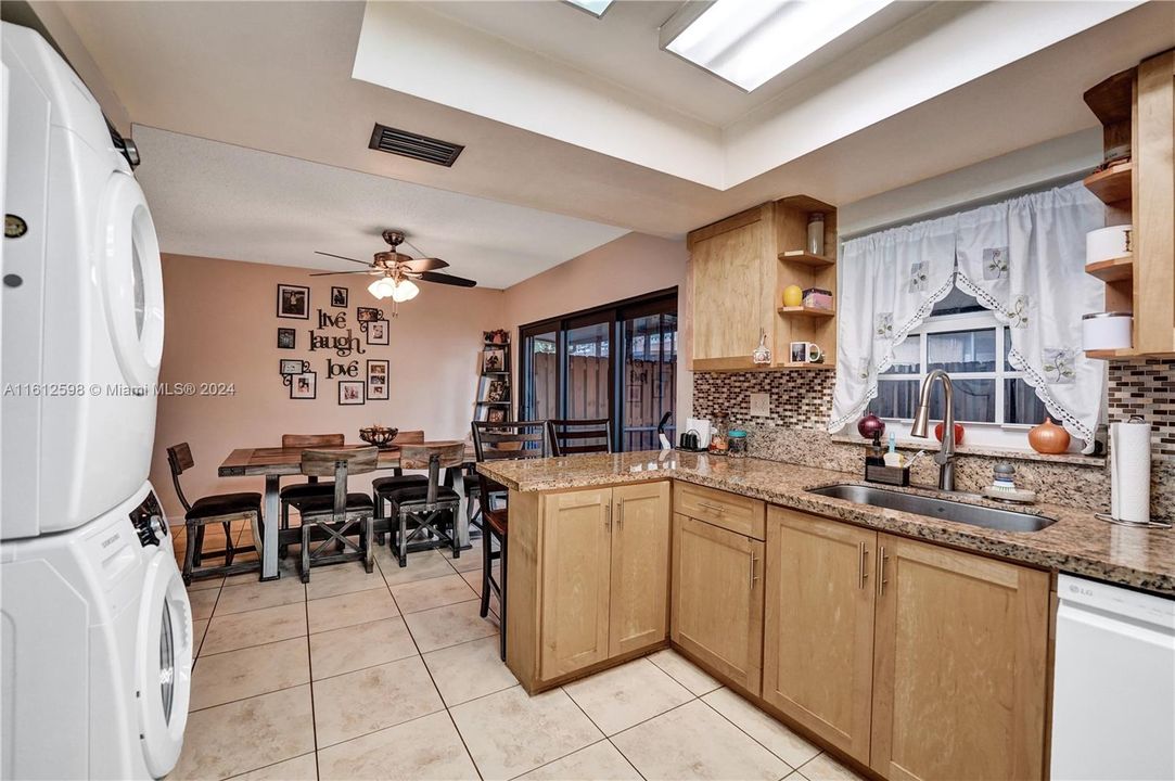 For Sale: $455,500 (3 beds, 3 baths, 1459 Square Feet)