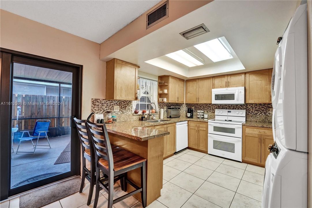 For Sale: $455,500 (3 beds, 3 baths, 1459 Square Feet)