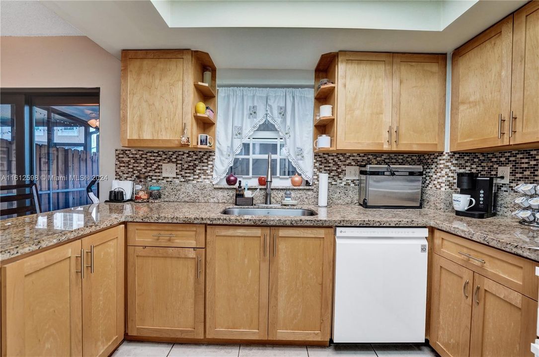 For Sale: $455,500 (3 beds, 3 baths, 1459 Square Feet)