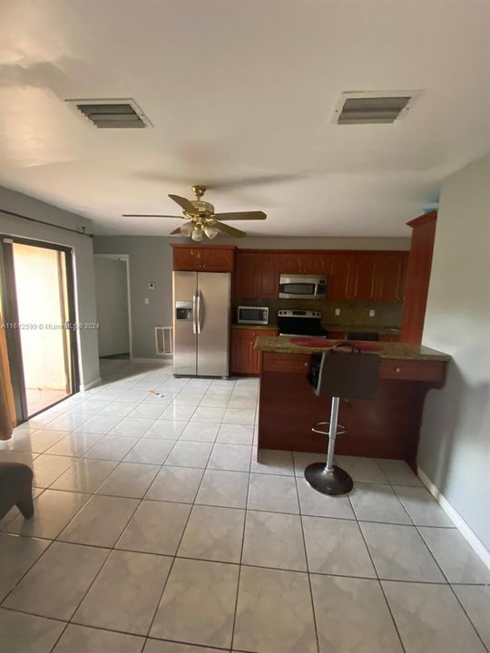 For Rent: $3,500 (3 beds, 2 baths, 1967 Square Feet)