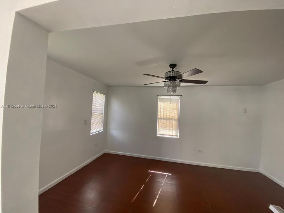 For Rent: $3,500 (3 beds, 2 baths, 1967 Square Feet)