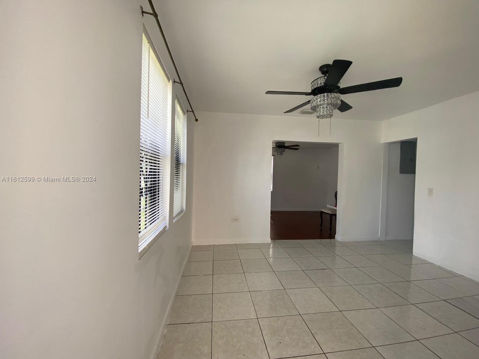 For Rent: $3,500 (3 beds, 2 baths, 1967 Square Feet)
