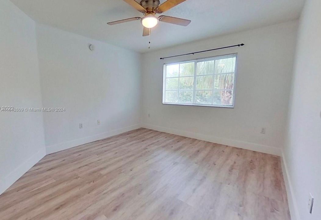 For Rent: $2,100 (1 beds, 1 baths, 800 Square Feet)