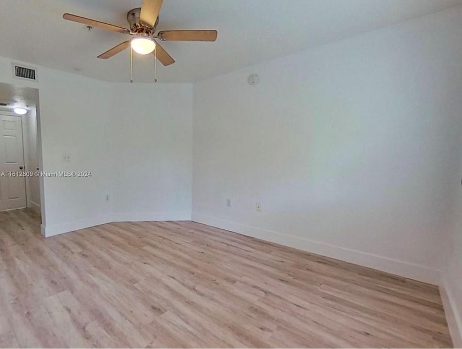 For Rent: $2,100 (1 beds, 1 baths, 800 Square Feet)