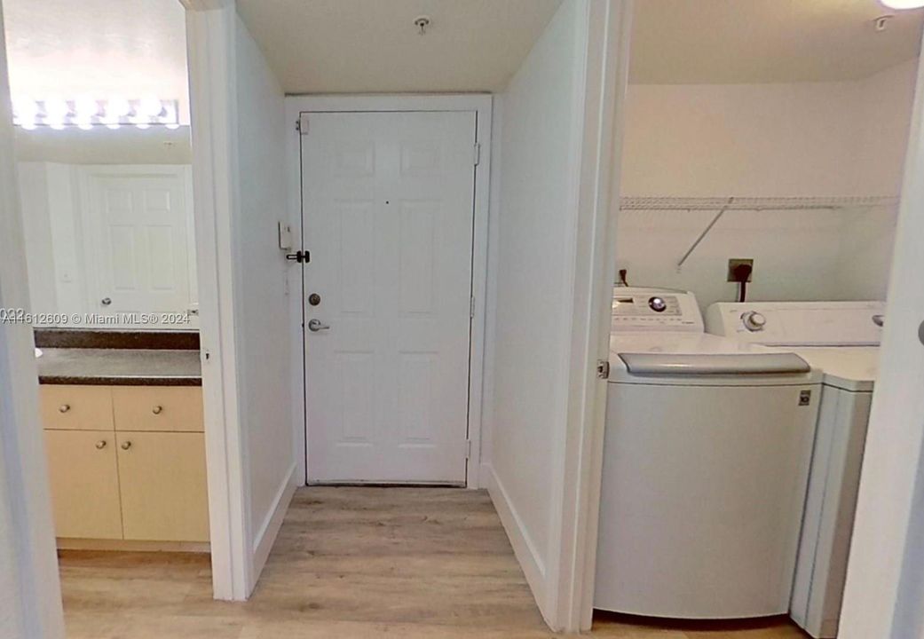 For Rent: $2,100 (1 beds, 1 baths, 800 Square Feet)