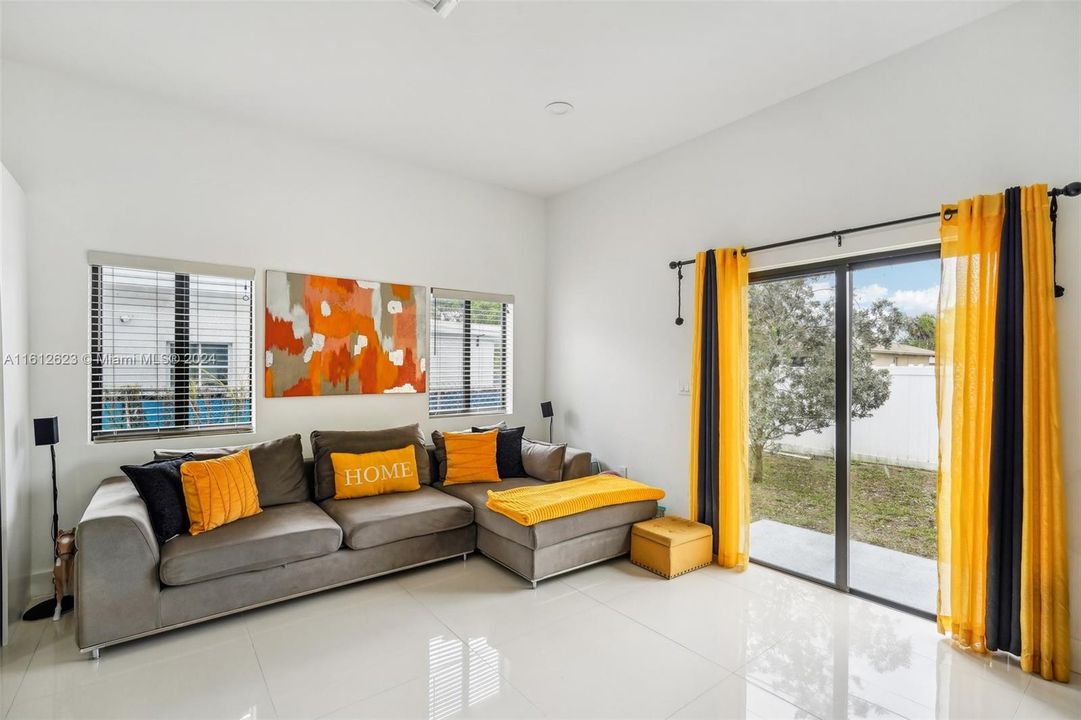 For Sale: $525,000 (3 beds, 2 baths, 1708 Square Feet)