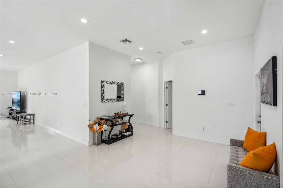 For Sale: $525,000 (3 beds, 2 baths, 1708 Square Feet)