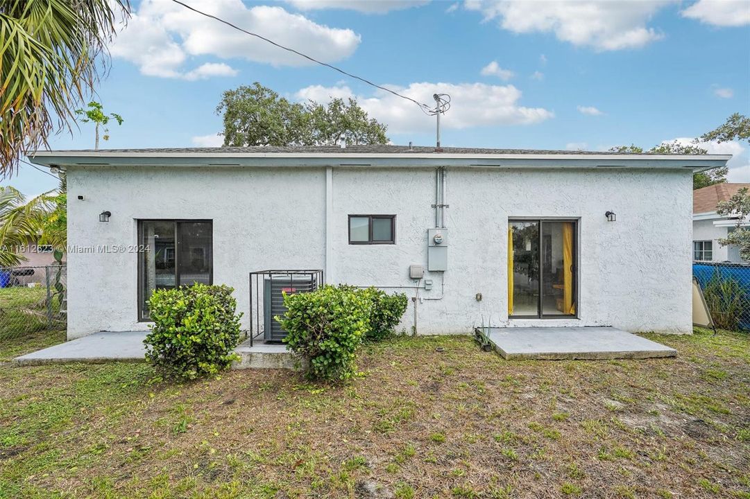 For Sale: $525,000 (3 beds, 2 baths, 1708 Square Feet)