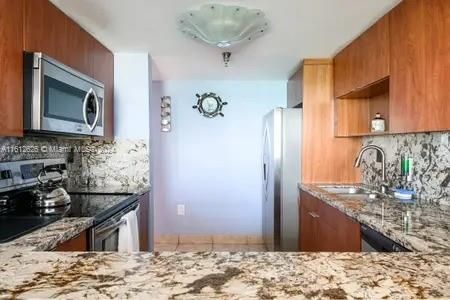 En Venta: $1,390,000 (3 camas, 3 baños, 860 Pies cuadrados)