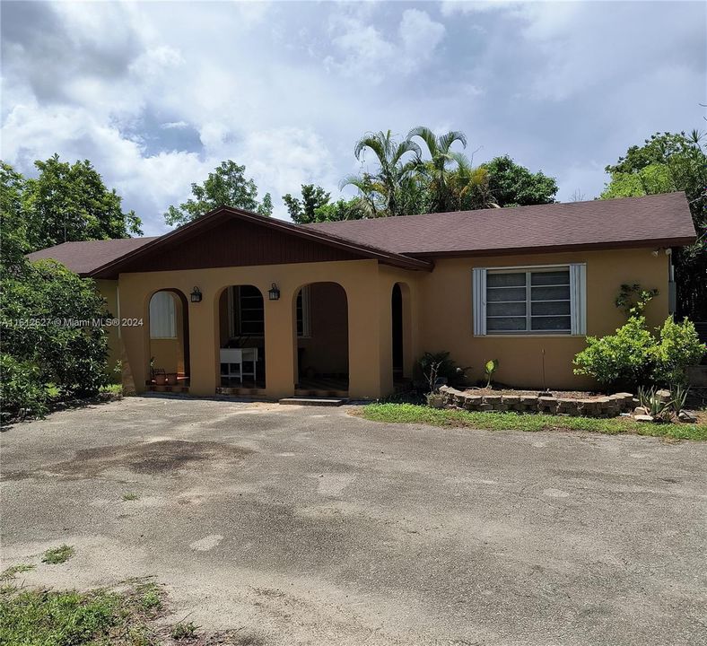 Recently Sold: $840,000 (4 beds, 2 baths, 1836 Square Feet)