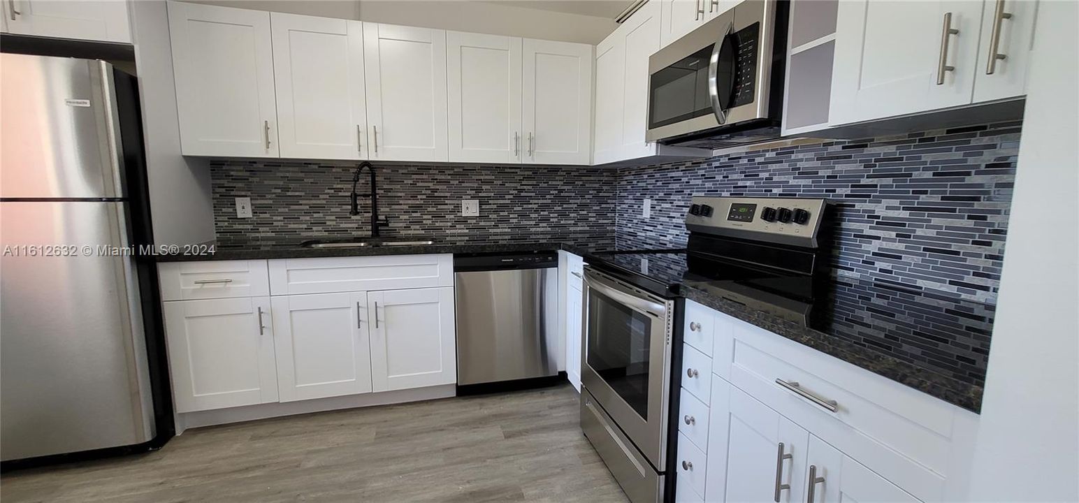 For Sale: $369,000 (2 beds, 2 baths, 1231 Square Feet)