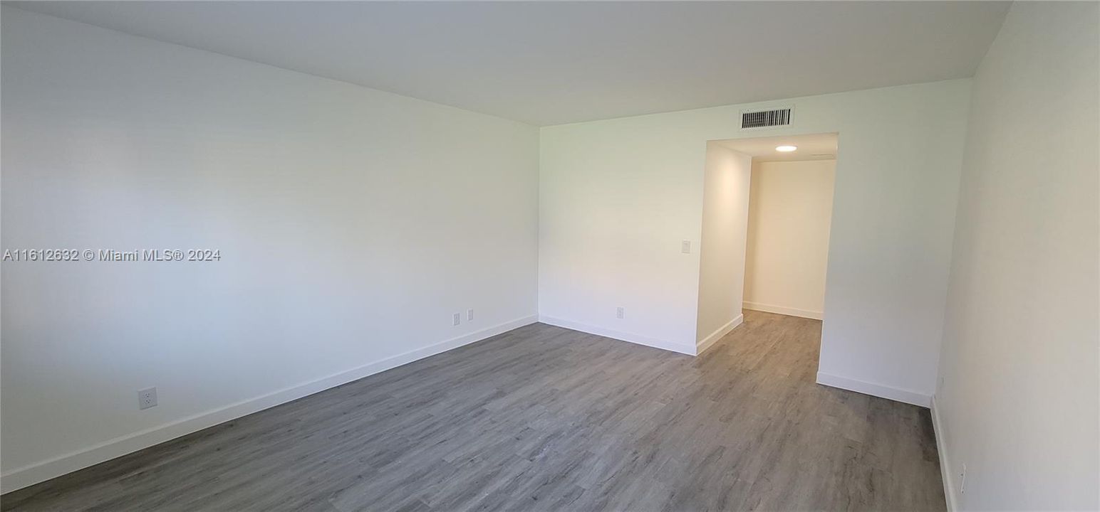 For Sale: $369,000 (2 beds, 2 baths, 1231 Square Feet)
