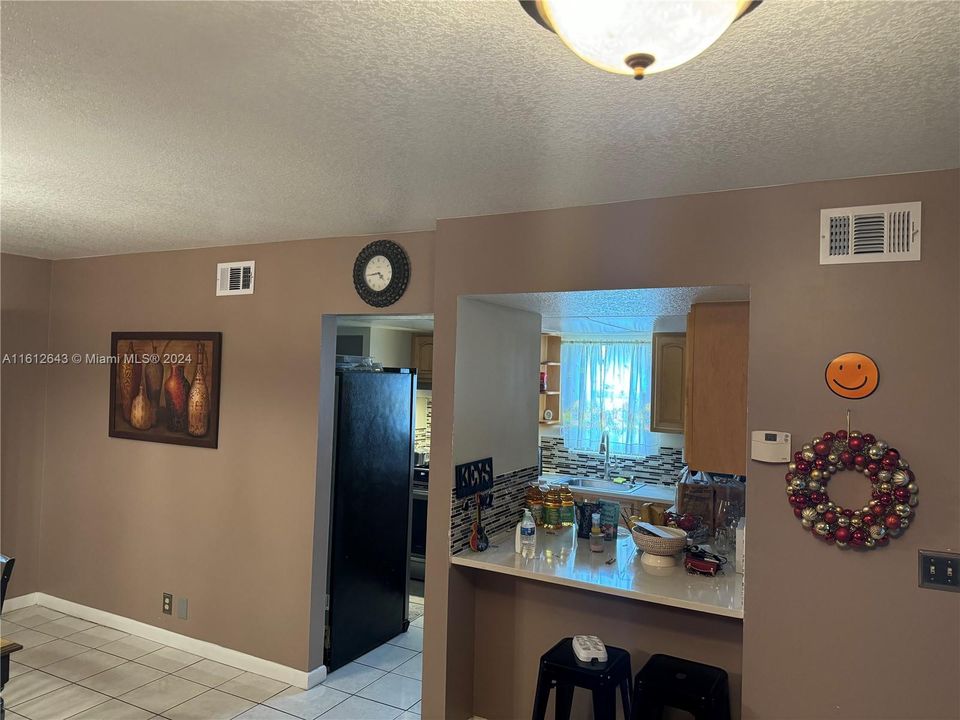 For Sale: $380,000 (3 beds, 2 baths, 1716 Square Feet)