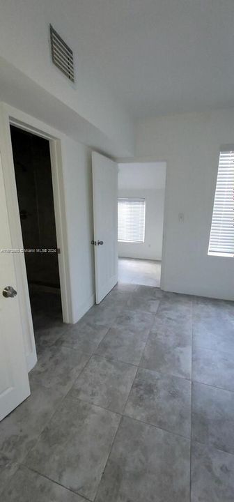 For Rent: $2,300 (2 beds, 1 baths, 1307 Square Feet)