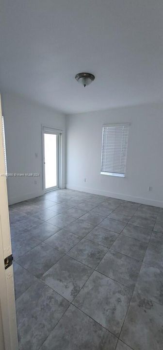 For Rent: $2,300 (2 beds, 1 baths, 1307 Square Feet)